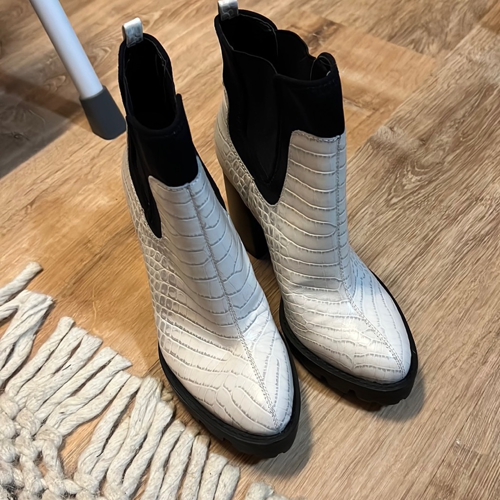 Charles David Snake Skin Boots